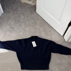 Zara Women's Navy V-Neck Sweater